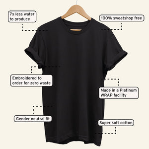 Besticktes pfirsichfarbenes T-Shirt (Unisex)