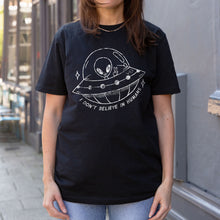 Laden Sie das Bild in den Galerie-Viewer, Für den Planeten, für die Menschen, für die Tiere T-Shirt (Unisex)
