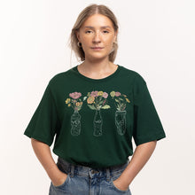 Laden Sie das Bild in den Galerie-Viewer, Rubbish Plants T-Shirt (Unisex)